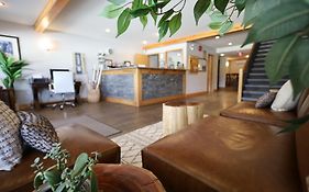 Glacier Mountain Lodge